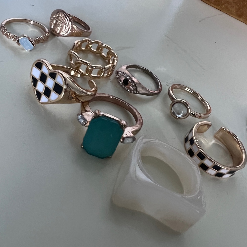 Lot of rings chunky gold plated gems and rhinestones